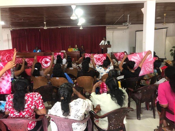 A batik and incense production training program for Homagama women (2024-01-26)
